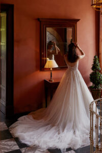 88402_FB_Idina_Justin-Alexander LILLIAN WEST COLECCION 2025 ESSENCIA NOVIAS