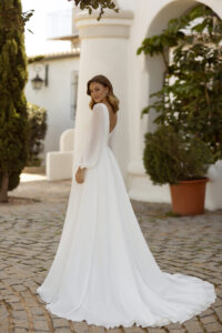 monica loretti 8245 coleccion 2025 essencia novias
