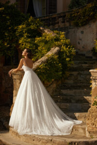 Monica loretti 3528 essencia novias coleccion 2025