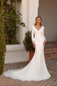 Monica loretti 8238 essencia novias coleccion 2025