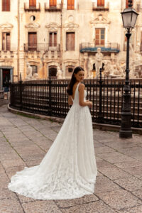 Monica loretti 8321 essencia novias coleccion 2025