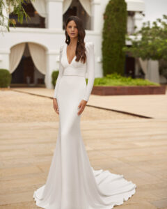 Adriana Alier coleccion 2026 modelo Sabri rosa clara