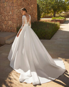 Modelo Sona adriana alier coleccion 2026