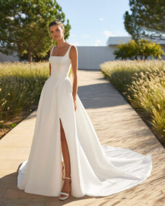 Modelo Suyin adriana alier coleccion 2026