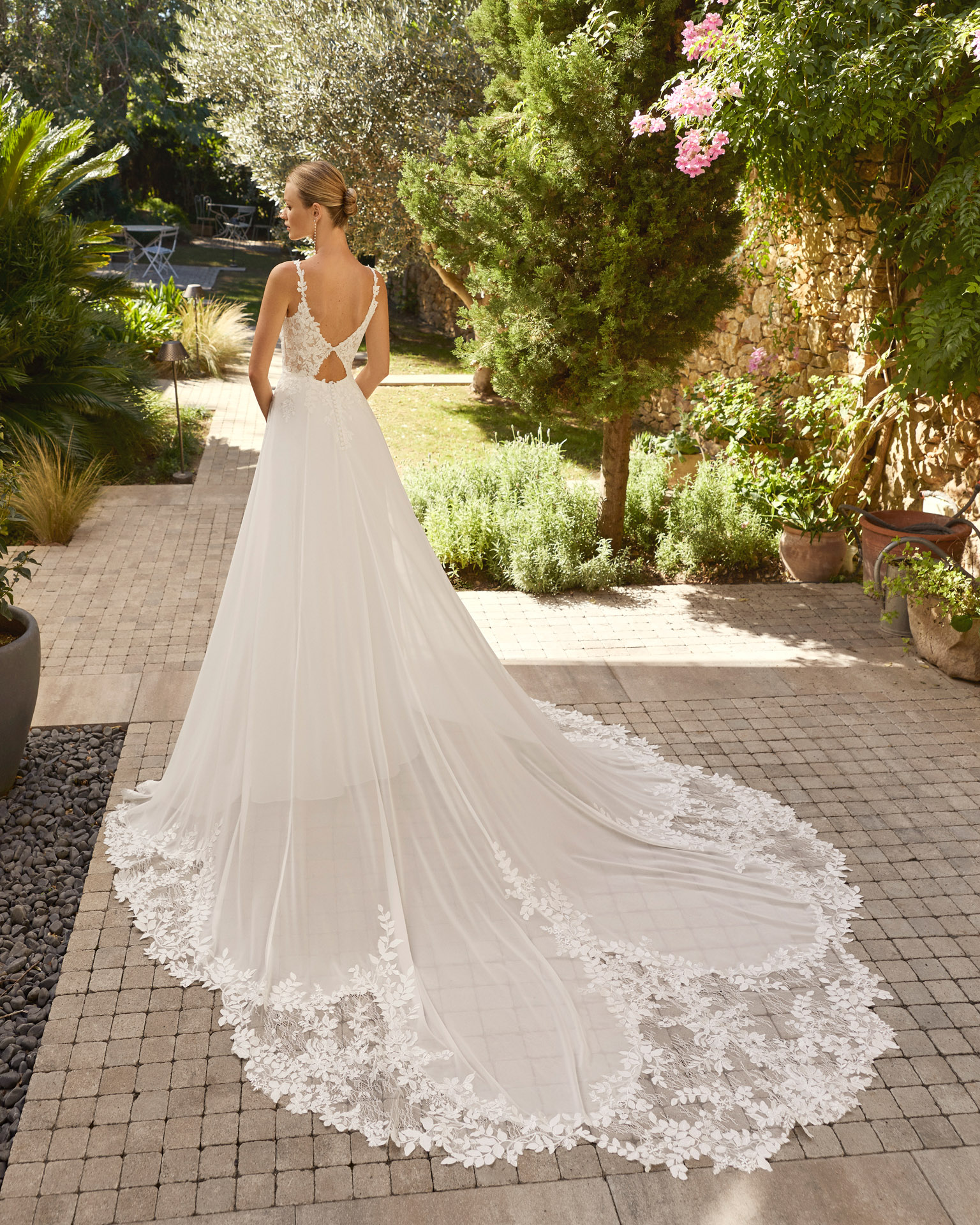 grupo rosa clara coleccion 2027 alma novia modelo Marlen