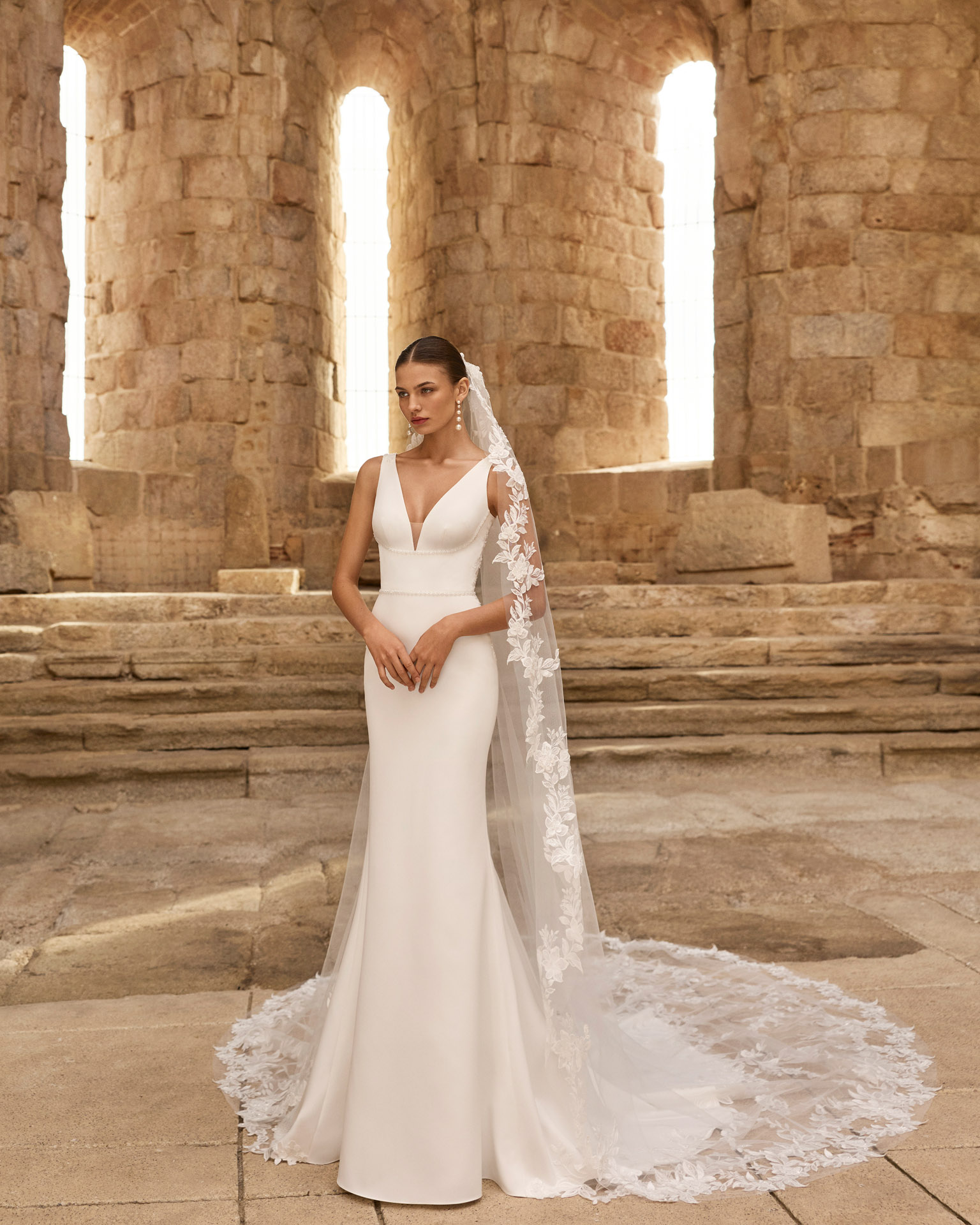 adriana alier modelo parker coleccion 2027 rosa clará