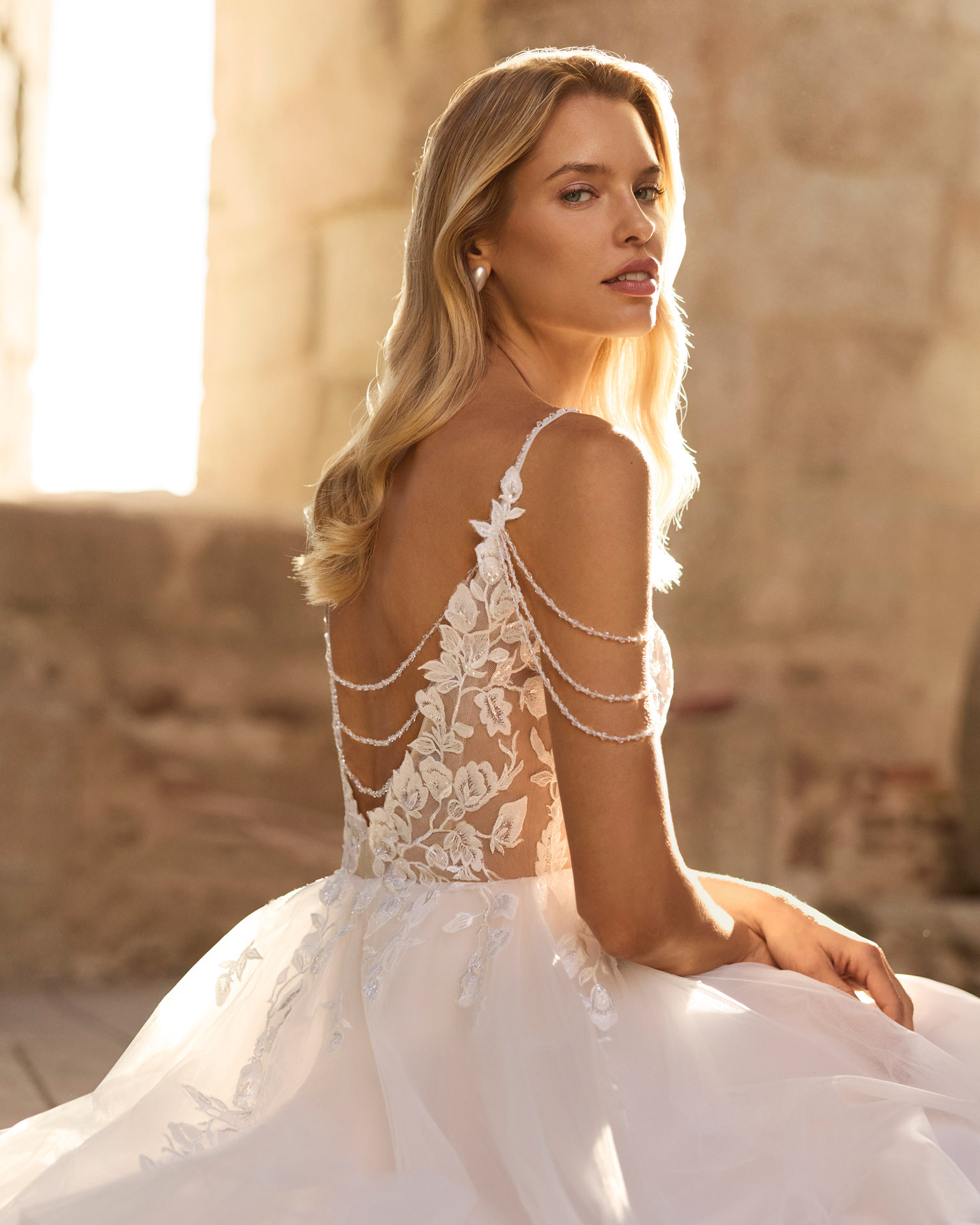 adriana alier modelo pinara coleccion 2027 rosa clará