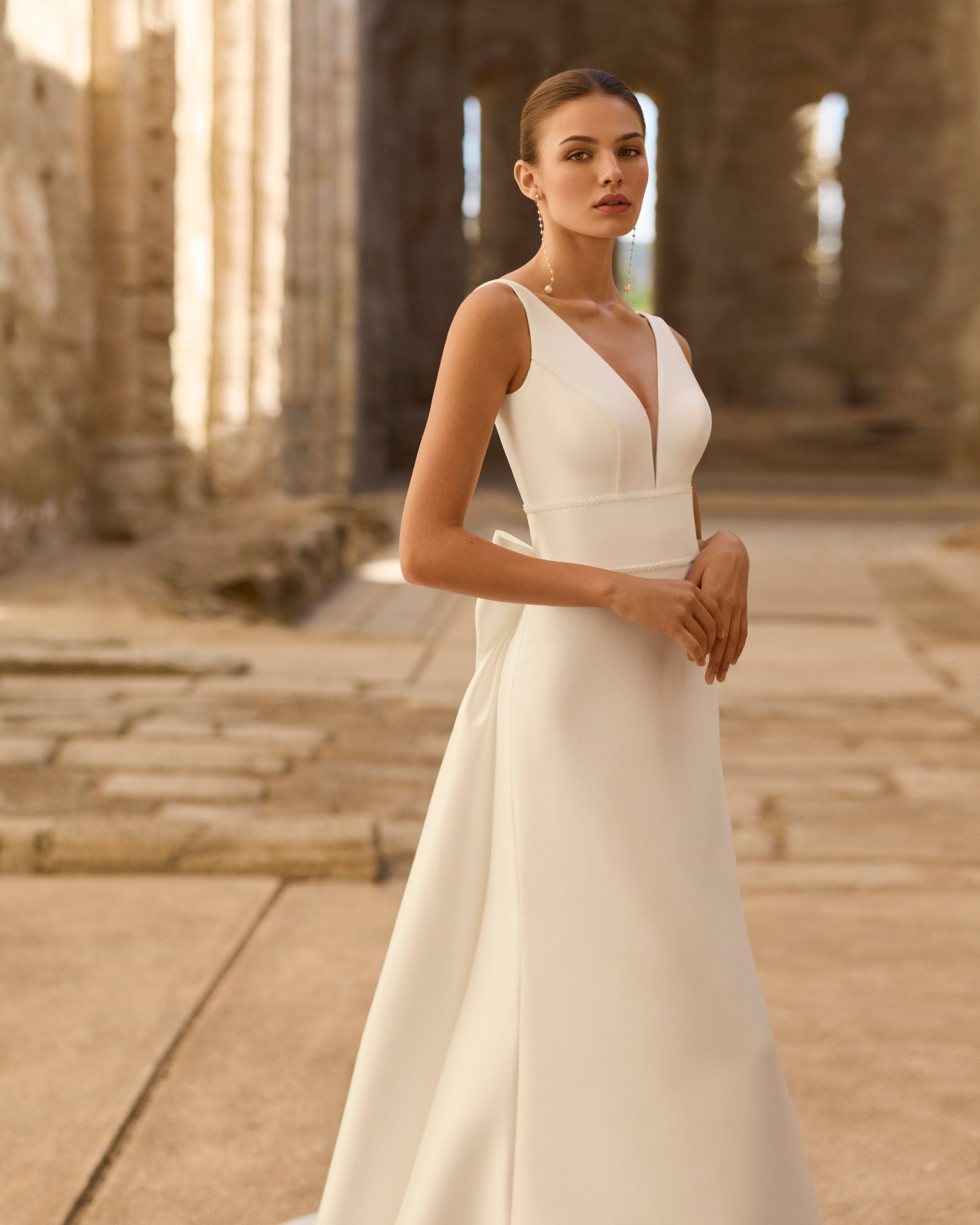 adriana alier modelo princes coleccion 2027 rosa clará